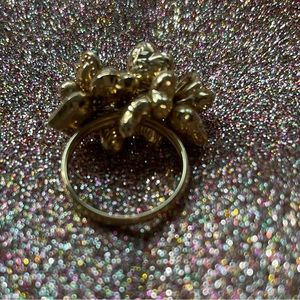 14K gold ring with hearts.